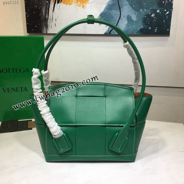 Bottega veneta高端女包 寶緹嘉爆款THE ARCO編織款手提包  BV經典款蝙蝠包  gxz1116