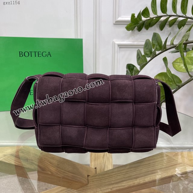 Bottega veneta高端女包 1970 寶緹嘉經典編織小牛皮肩背包 BV新款Cassette枕頭包  gxz1154