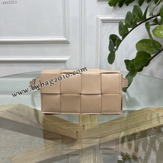 Bottega veneta高端女包 KF0015杏仁色 寶緹嘉CAEESTTE腰包 BV經典款手工編織手包腰包胸包斜挎包  gxz1210