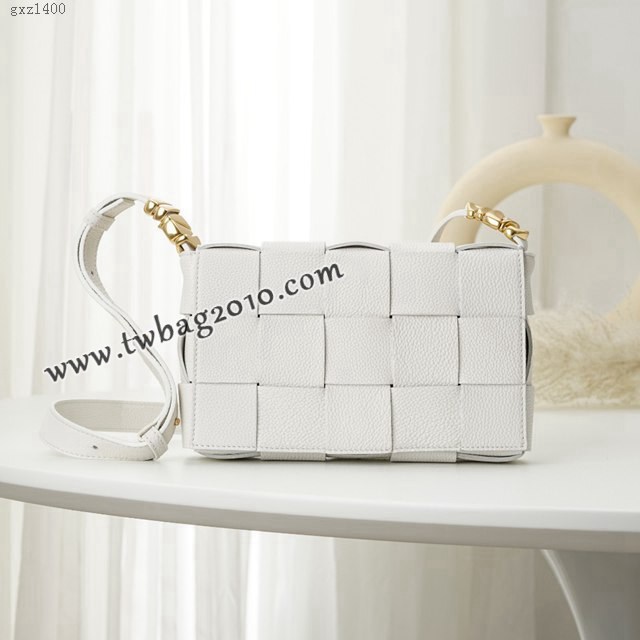 Bottega veneta高端女包 寶緹嘉白色荔枝紋牛皮女包 BV經典款CASSETTE手袋  gxz1400
