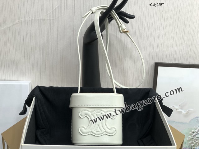 Celine專櫃2023春夏新款BOXTRIOMPHE系列手袋 199263 賽琳立體小水桶包單肩斜挎小包 sldj2257