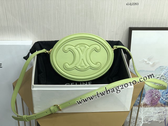 Celine專櫃2023新款經典凱旋門Logo大月餅包斜挎女包 賽琳OVAL CUIR TRIOMPHE大光滑牛皮革橢圓形手袋 sldj2263