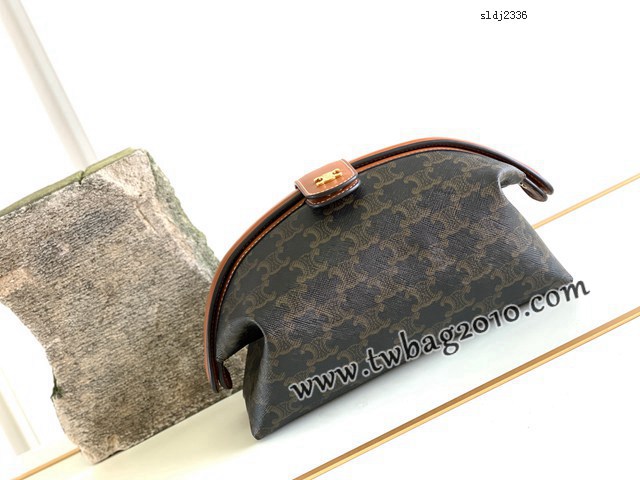 Celine專櫃2023新款TRIOMPHE CANVAS標誌印花牛皮革手袋 賽琳手拿化妝包洗漱包 sldj2336