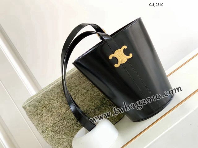 Celine專櫃2023新款BUCKET TRIOMPHE牛皮革水桶包 賽琳凱旋包系列水桶包 sldj2340