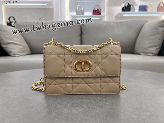 Dior专柜新款迪奥高仿原单杏色饼干色链条手袋小号斜挎女包 djfk1469