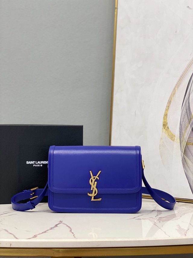 YSL专柜款女包 聖羅蘭經典款MONOGRAM金屬旋扣大號郵差包 YSL肩背斜挎包 634305  jjh1110