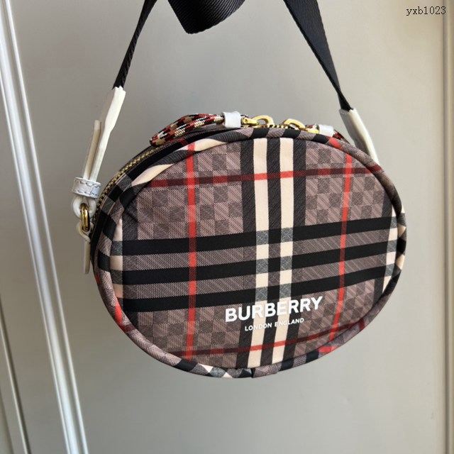 Burberry專門店新款圓餅小格紋橢圓形小包 巴寶莉雙面可用不同圖案女士小斜挎包 yxb1023