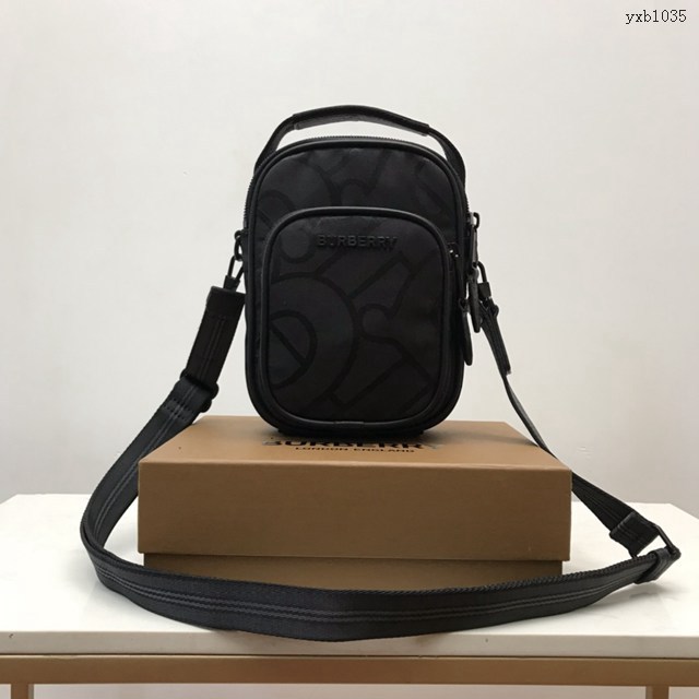 Burberry專門店新款條紋網紋尼龍背帶斜挎男包 巴寶莉男士斜背包 yxb1035