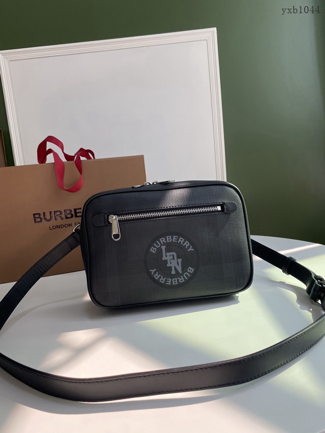 Burberry專門店新款斜背包 巴寶莉London格紋裁片男士單肩斜挎包 yxb1044