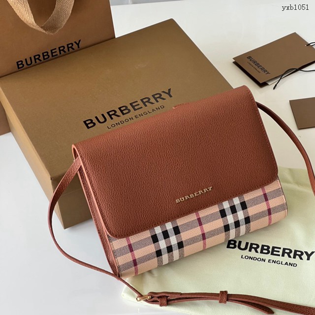 Burberry專門店新款格紋拼皮革斜背包 巴寶莉女款休閒小肩包手包 yxb1051