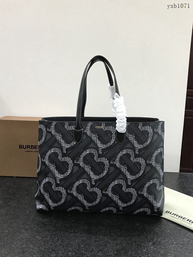 Burberry專門店新款特托包 巴寶莉經典TB圖案手提購物袋 yxb1071