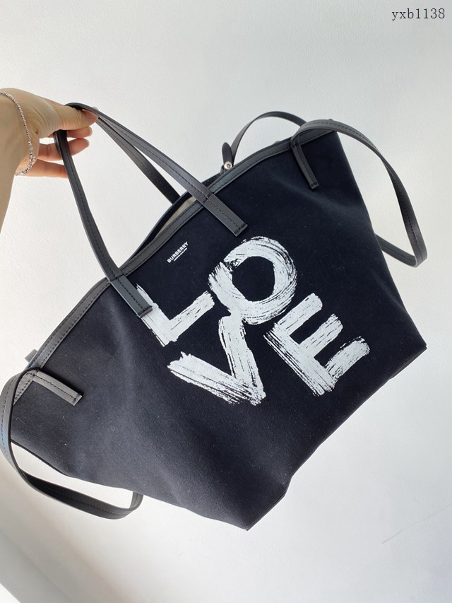 Burberry專門店新款沙灘托特包 巴寶莉帆布購物袋手提包 yxb1138