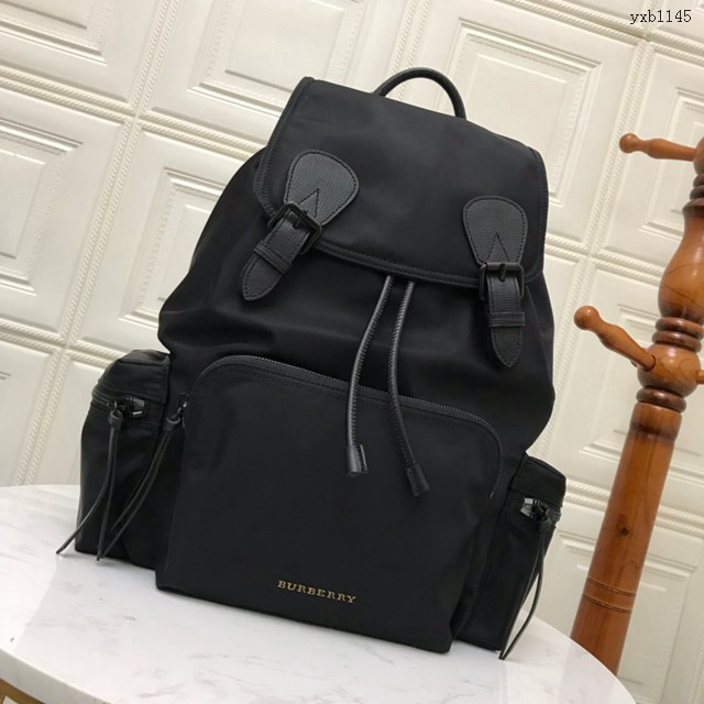 Burberry專門店新款大號The Rucksack軍旅背包 巴寶莉男士雙肩背包大書包 yxb1145