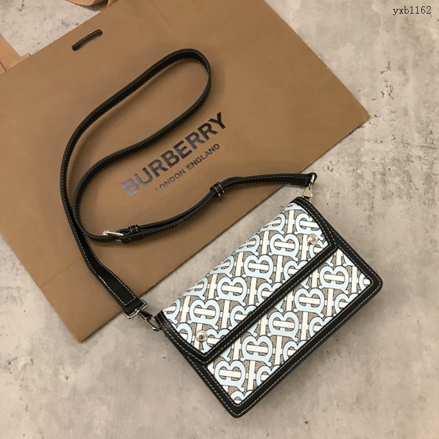 Burberry專門店新款精巧斜背包 巴寶莉品牌Horseferry印花女士肩背包 yxb1162