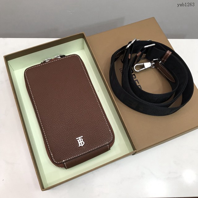 Burberry專門店新款粒紋皮革手機包保護套 巴寶莉手提袋 yxb1263