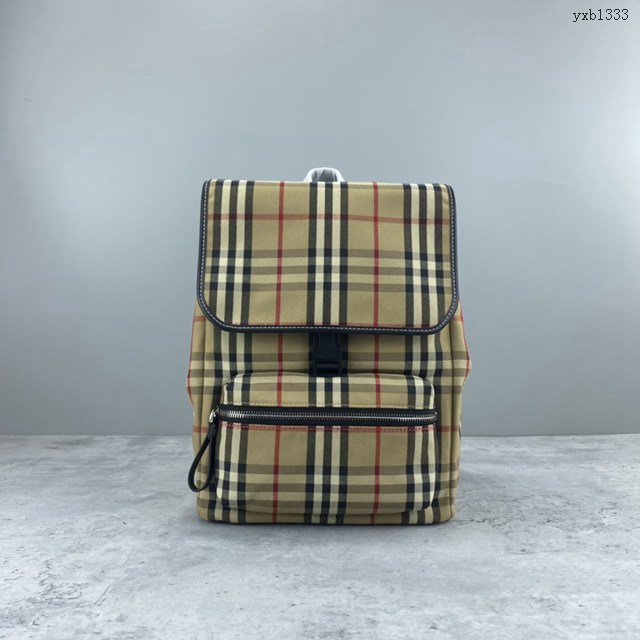 Burberry專門店新款後背書包 巴寶莉格紋棉質男士雙肩背包 yxb1333