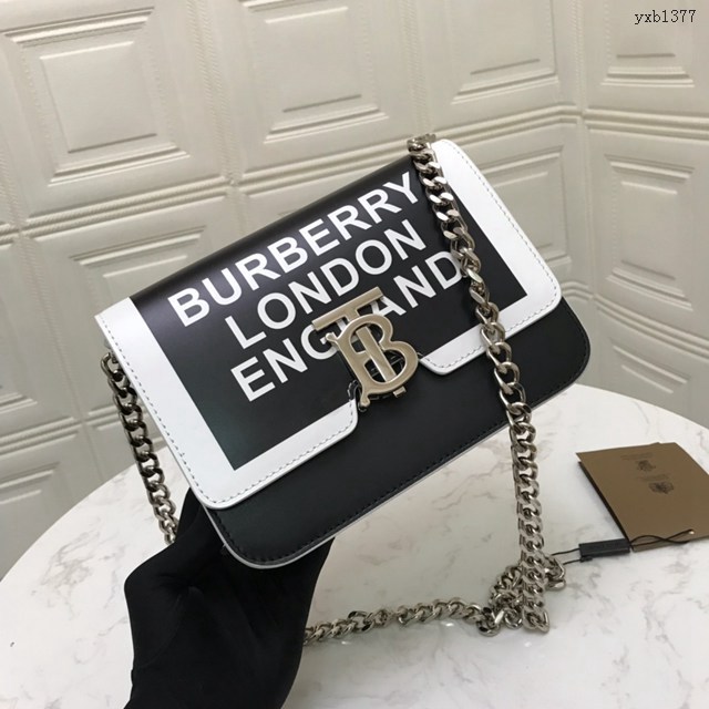 Burberry專門店新款小號字母TB專屬標識皮革鎖扣包 巴寶莉經典爆款皮革單肩斜背女包 yxb1377