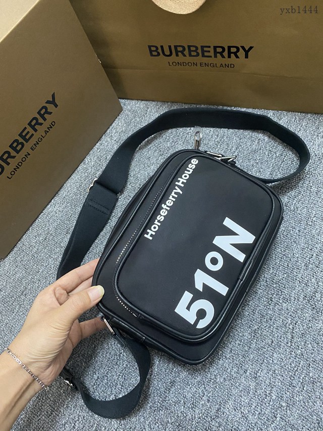 Burberry專門店新款相機包 巴寶莉尼龍布男女款單肩斜挎包 yxb1444