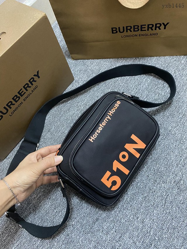Burberry專門店新款相機包 巴寶莉尼龍布男女款單肩斜挎包 yxb1445