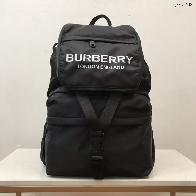 Burberry專門店新款實用型雙肩包 巴寶莉Vintage復古格紋尼龍男士雙肩包 yxb1448