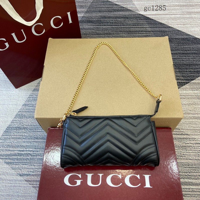 Gucci專櫃2025秋冬系列小號單肩斜挎包 古馳Marmont系列絎縫V型鏈條包 847589 gc1285