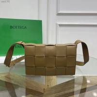 Bottega veneta高端女包 KF0017 寶緹嘉Cassette肩背女包 BV新款放大編織斜挎包  gxz1381