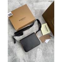Burberry專門店新款粒紋皮革男包 巴寶莉2021年最新男士斜背包 yxb1033