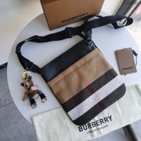 Burberry專門店新款男士休閒單肩包 巴寶莉牛皮配原單黃麻面料肩背包 yxb1059
