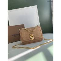 Burberry專門店新款小號TB刺繡絎縫鎖扣包 巴寶莉羔羊皮鏈條單肩斜挎女包 yxb1168