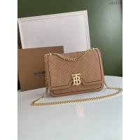 Burberry專門店新款中號TB刺繡絎縫鎖扣包 巴寶莉羔羊皮鏈條單肩斜挎女包 yxb1170