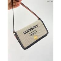 Burberry專門店新款鞣制粒紋皮革白色帆布包 巴寶莉女款單肩斜挎包 yxb1196