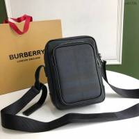 Burberry專門店新款London斜背包 巴寶莉London格紋男士單肩斜挎包 yxb1294