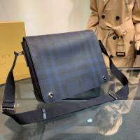 Burberry專門店新款男士信使包 巴寶莉翻蓋斜背包 yxb1299
