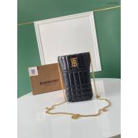 Burberry專門店新款黑色皮革水桶包 巴寶莉絎縫時裝秀款羔羊皮鏈條包 yxb1331