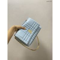 Burberry專門店新款羔羊皮Thomas專屬標識女包 巴寶莉手提單肩斜挎鏈條包 yxb1353