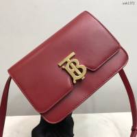 Burberry專門店新款小號TB專屬標識皮革鎖扣包 巴寶莉經典爆款皮革單肩斜背女包 yxb1372