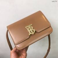 Burberry專門店新款小號TB專屬標識皮革鎖扣包 巴寶莉經典爆款皮革單肩斜背女包 yxb1374