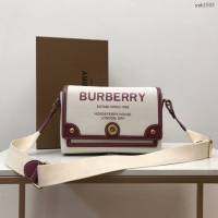 Burberry專門店新款背斜女包 巴寶莉經典帆布配皮翻蓋女士肩背包 yxb1503