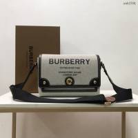 Burberry專門店新款背斜女包 巴寶莉經典帆布配皮翻蓋女士肩背包 yxb1504