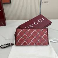 Gucci專櫃拉鏈全皮長款錢包 古馳Emblem系列鎖扣印花男女長款錢夾 853234  gc1198