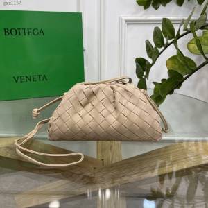 Bottega veneta高端女包 98061 寶緹嘉升級版小號編織雲朵包 BV經典款純手工編織羔羊皮女包  gxz1167