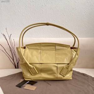 Bottega veneta高端女包 96009 寶緹嘉新款Arco48油蠟皮包 BV經典款小牛皮質中號手提包  gxz1225
