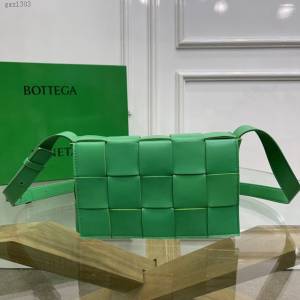 Bottega veneta高端女包 KF0017木薯 寶緹嘉新款放大編織斜挎包 BV經典款單肩斜挎編織女包  gxz1303