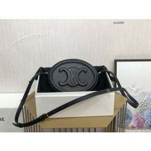 Celine專櫃2023新款經典凱旋門Logo大月餅包斜挎女包 賽琳OVAL CUIR TRIOMPHE大光滑牛皮革橢圓形手袋 sldj2261