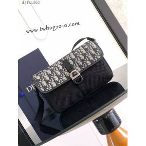 Dior专柜2024新款迪奥高仿原单经典系列大号Dior 8手袋肩背斜挎男包 djfk1563