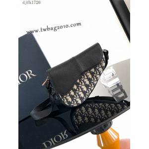 Dior专柜2025新款男装系列马鞍包迪奥高仿原单牛皮男士斜挎包 djfk1726