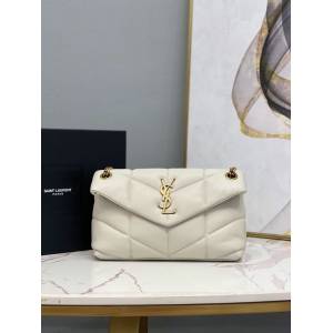 YSL专柜款女包 聖羅蘭經典款LOULOU PUFFER絎縫漆皮小號郵差包 YSL肩背斜挎包 577476  jjh1132