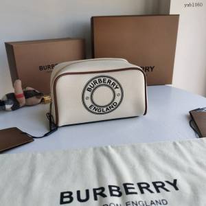 Burberry專門店新款專屬標識拉鏈洗漱包 巴寶莉手拿包收納包 yxb1060