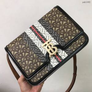 Burberry專門店新款中號TB專屬標識鎖扣包 巴寶莉單肩背斜背女士小挎包 yxb1082