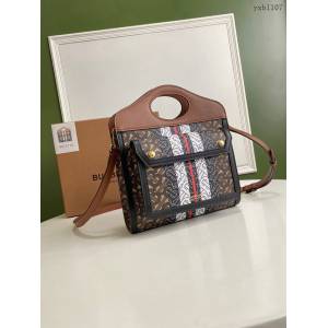Burberry專門店新款小號撲克包 巴寶莉焦糖咖啡奶油白手提托特包 yxb1107